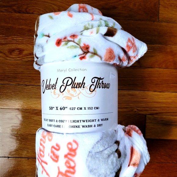 Cozy Velvet Plush Throw/Blanket 50 x 60" - Picture 8 of 8